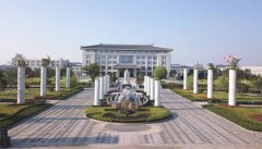 匠心独运：二十四孝浮雕柱的艺术呈现与文化传承